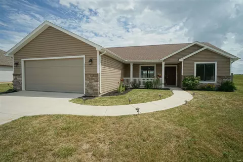285 Chickadee Ln, Warsaw, IN 46580