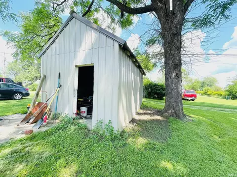 107 W Grissom Ave, Mitchell, IN 47446 photo 7