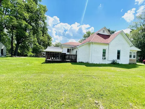 107 W Grissom Ave, Mitchell, IN 47446 photo 3