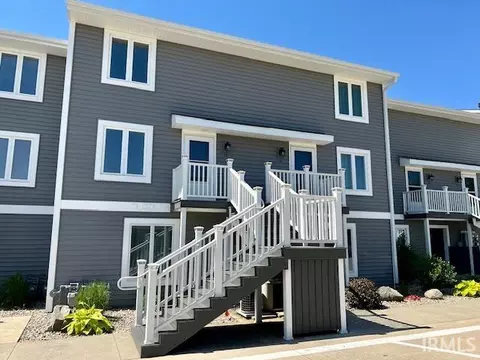 1725 Colonial Dr #17, Rochester, IN 46975
