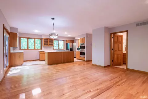2360 E Linden Hill Dr, Bloomington, IN 47401 photo 9
