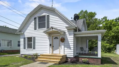 108 S Mountain St, Lagrange, IN 46761 photo 1