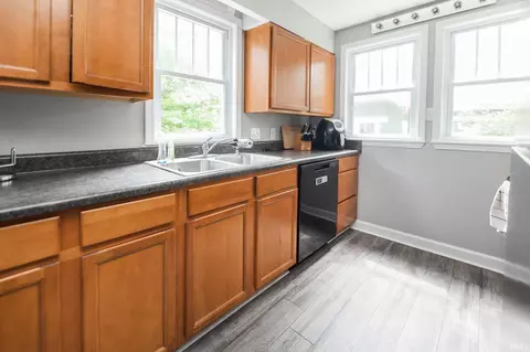 726 E University St, Bloomington, IN 47401 photo 9