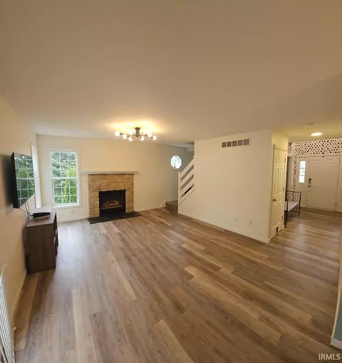 4414 E Fox Run Dr, Syracuse, IN 46567 photo 9