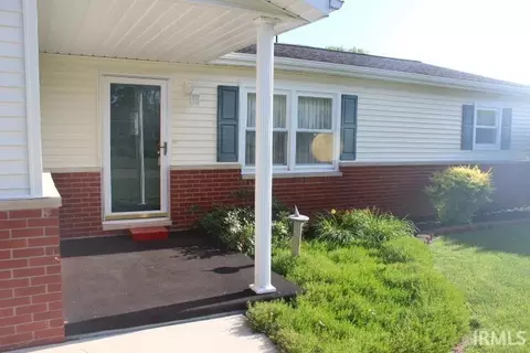 322 E Walnut Ave, Dunkirk, IN 47336 photo 2