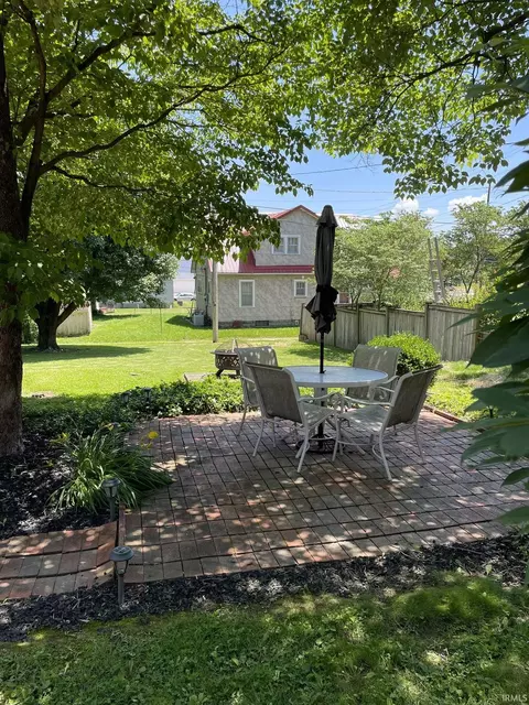 1108 Jackson St, Jasper, IN 47546 photo 3