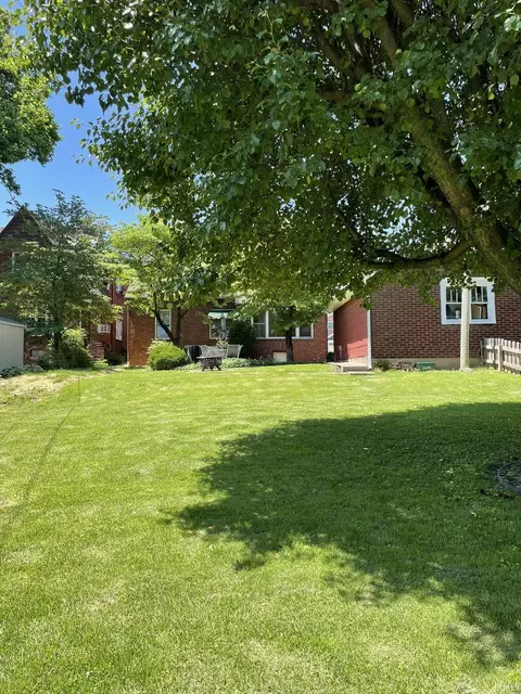 1108 Jackson St, Jasper, IN 47546 photo 4