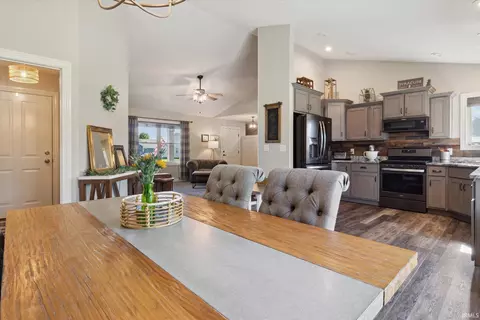4348 E Duffy Dr, Syracuse, IN 46567 photo 11