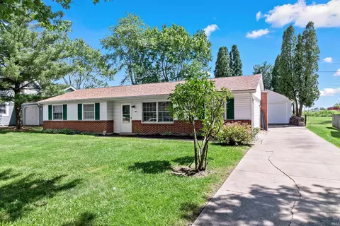 142 E Bragg Ave, Upland, IN 46989 photo 2