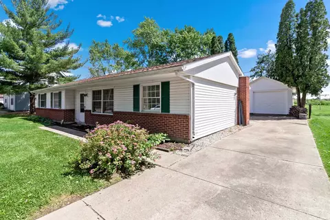 142 E Bragg Ave, Upland, IN 46989 photo 3