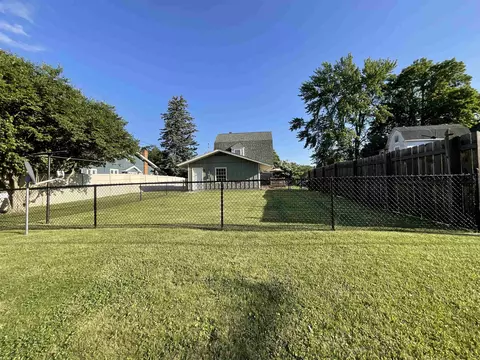 203 E Wiley St, Bluffton, IN 46714 photo 8