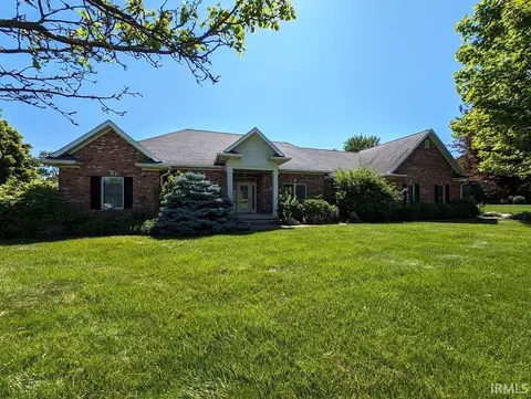 1621 S Oxford Ct, Frankfort, IN 46041
