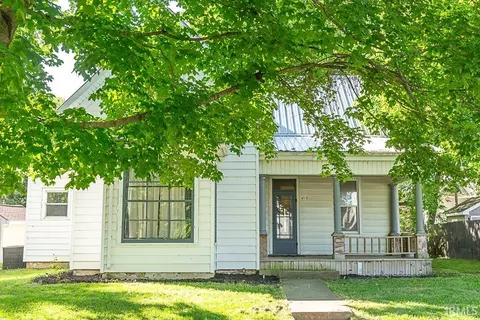 410 E Franklin St, Delphi, IN 46923 photo 2