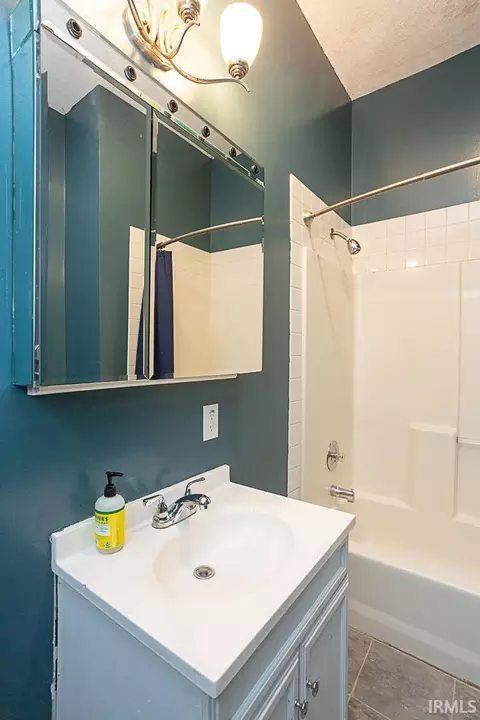 410 E Franklin St, Delphi, IN 46923 photo 18
