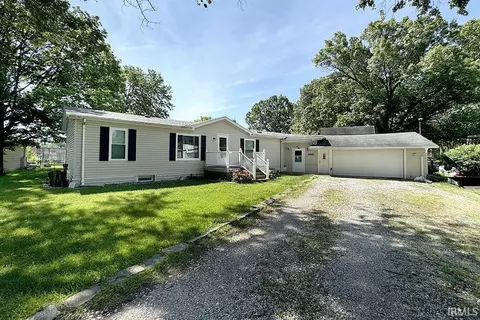 26512 Lakeview Dr, Elkhart, IN 46514