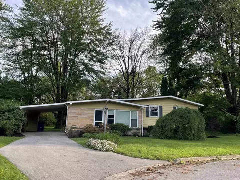 120 Pleasant View Dr, Mitchell, IN 47446 photo 1