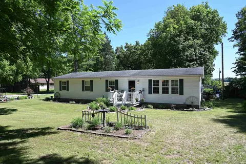 8515 S Ash St, Monterey, IN 46960 photo 2
