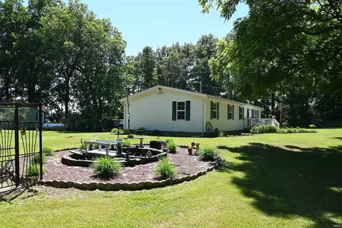8515 S Ash St, Monterey, IN 46960 photo 4