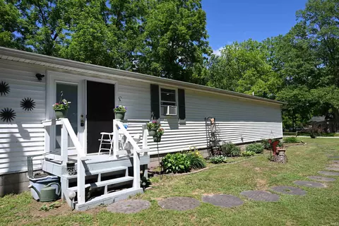 8515 S Ash St, Monterey, IN 46960 photo 3