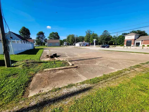 8174 E State Road 54 Hwy, Dugger, IN 47848 photo 3