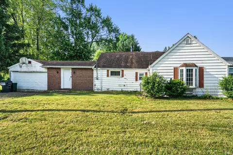 514 E Monroe St, Lakeville, IN 46536