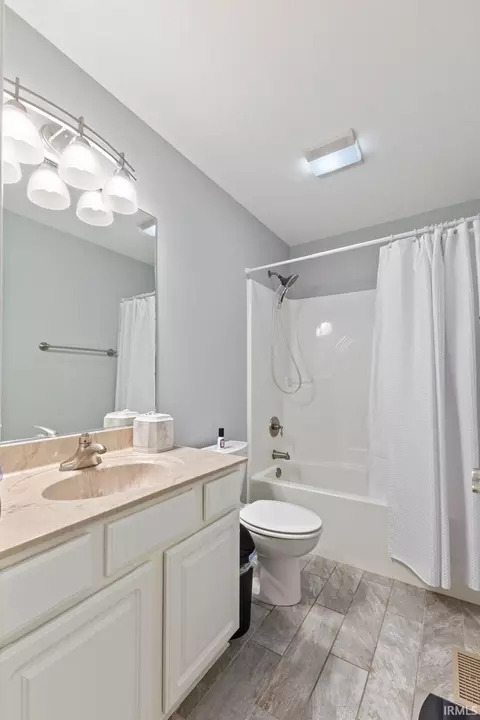 3929 E Stonegate Ct, Bloomington, IN 47401 photo 18