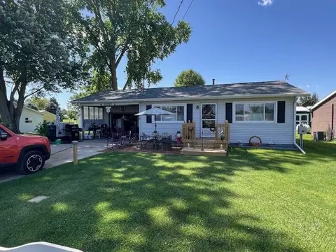 160 Lane 251 Lake Pleasant, Orland, IN 46776