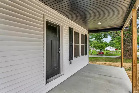 601 Crawford St, Mitchell, IN 47446 photo 3