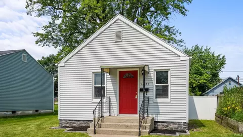 4022 Avondale Dr, Fort Wayne, IN 46806