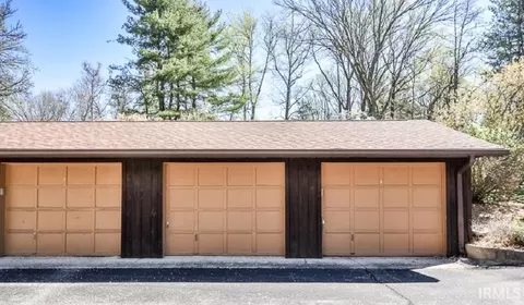 2335 E Winding Brook Cir, Bloomington, IN 47401 photo 2