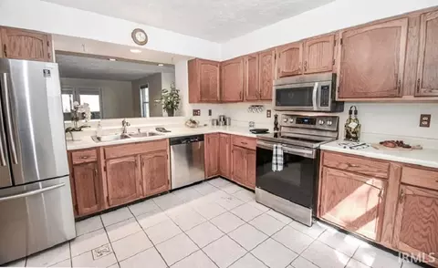 2335 E Winding Brook Cir, Bloomington, IN 47401 photo 9