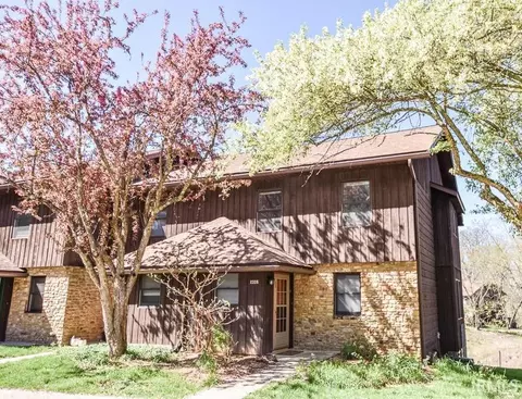 2335 E Winding Brook Cir, Bloomington, IN 47401 photo 1