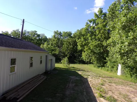 11308 W South County Line Rd, Yoder, IN 46798 photo 4