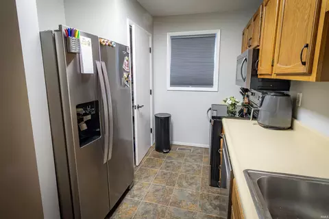 2390 E Winding Brook Cir, Bloomington, IN 47401 photo 2