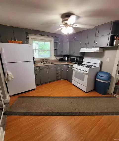 507 E Jackson St, Flora, IN 46929 photo 4