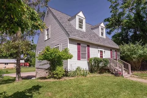 1101 E Ridgemont Ct, Bloomington, IN 47401 photo 2