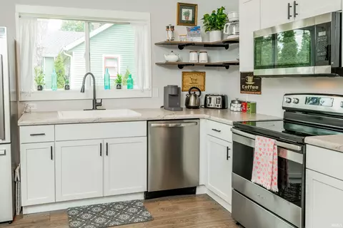 320 S Davisson St, Bloomington, IN 47404 photo 9