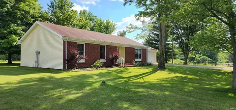 5613 W 100 S Rd, Warsaw, IN 46580
