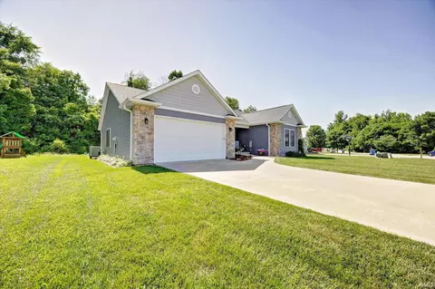 3377 S Crafters Ct, Bloomington, IN 47403 photo 2