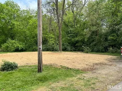 607 N 7th St, Rockport, IN 47635