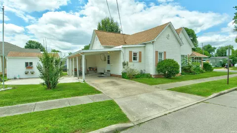 310 W Division St, Oakland City, IN 47660
