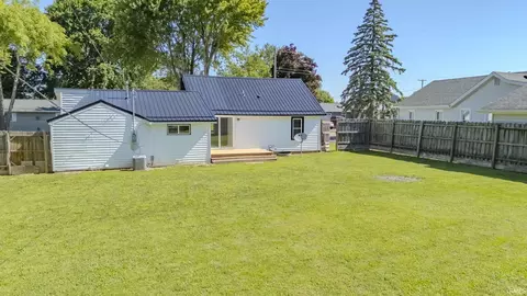 403 E Fourth St, Fairmount, IN 46928 photo 5