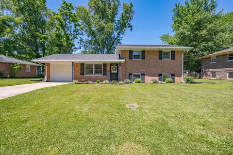 2210 Venetian Dr, Evansville, IN 47711