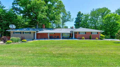 9707 Denzer Rd, Evansville, IN 47720