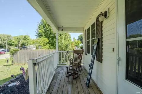 316 N Sycamore St, Lagrange, IN 46761 photo 2