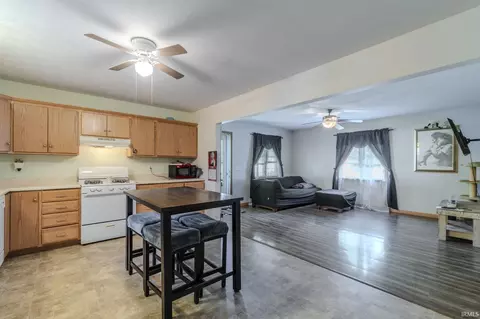 316 N Sycamore St, Lagrange, IN 46761 photo 6