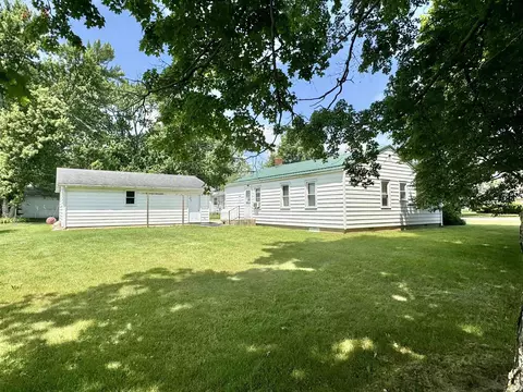310 E Sycamore St, Converse, IN 46919 photo 3