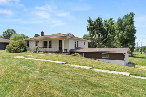 1014 N Main St, Oakland City, IN 47660