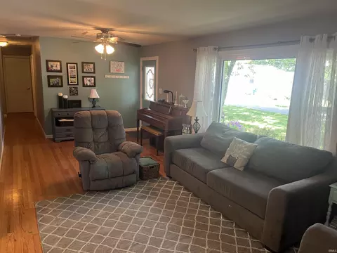 830 Spring St, Covington, IN 47932 photo 8
