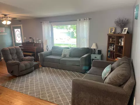 830 Spring St, Covington, IN 47932 photo 9